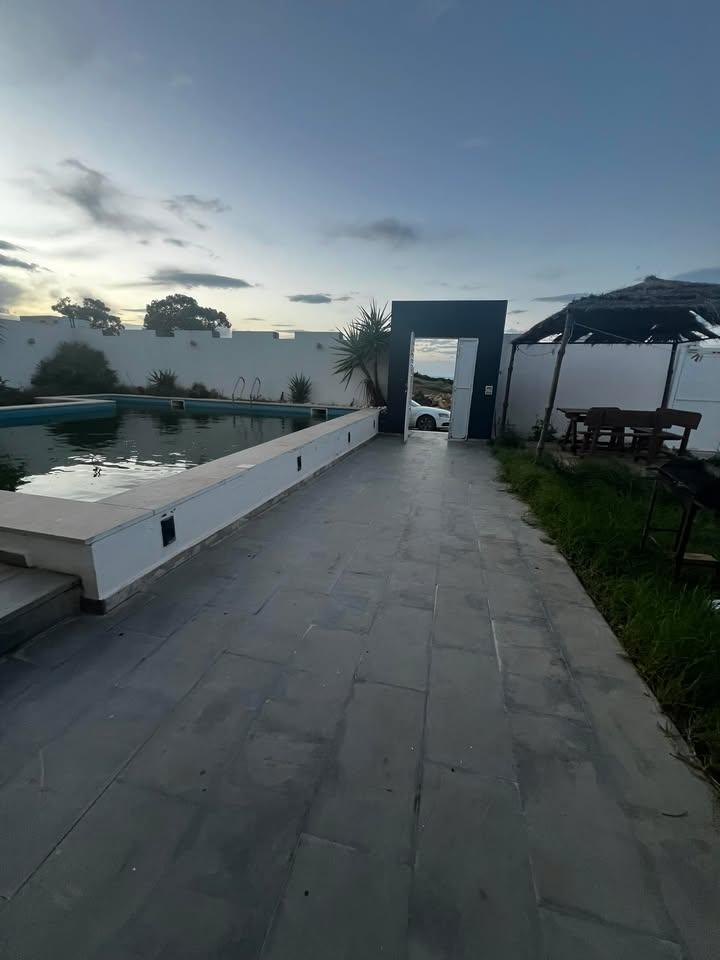 Villa de luxe à vendre à Takelssa / Rtiba – Vue sur mer