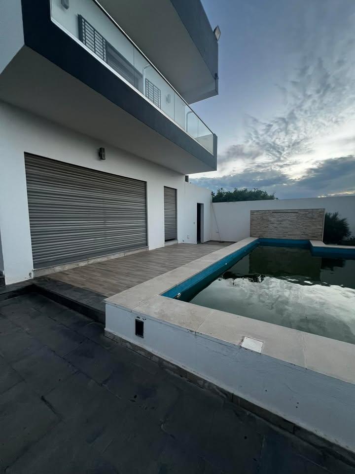 Villa de luxe à vendre à Takelssa / Rtiba – Vue sur mer
