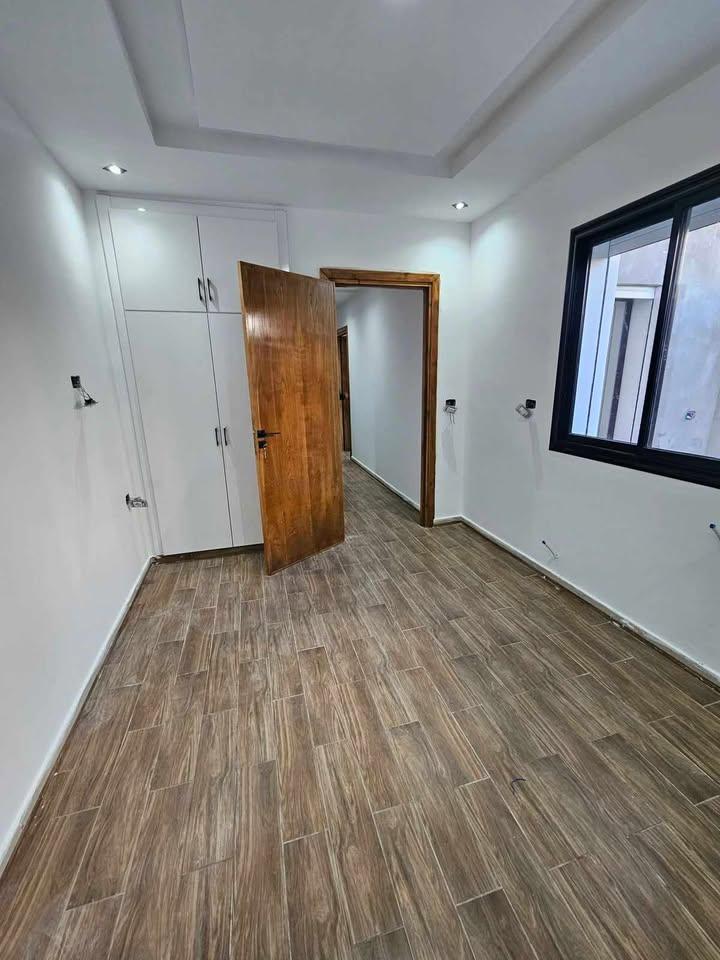 Appartement S+2 neuf à vendre à Kélibia – Emplacement stratégique à 5 min de la plage